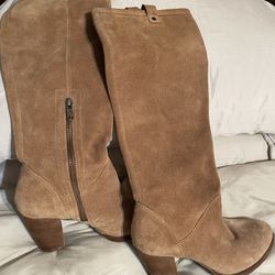 Womens Authentic UGG Boots Size 8
