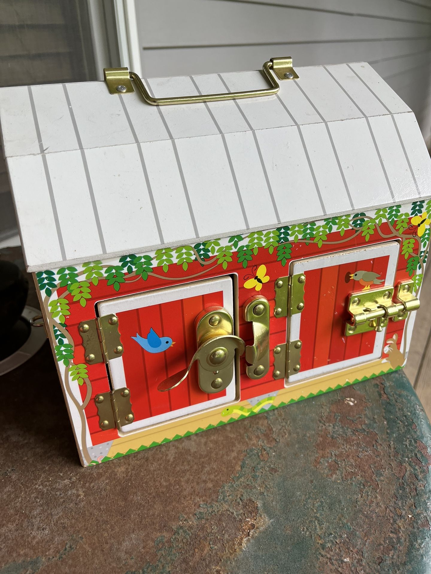 Toy latch barn