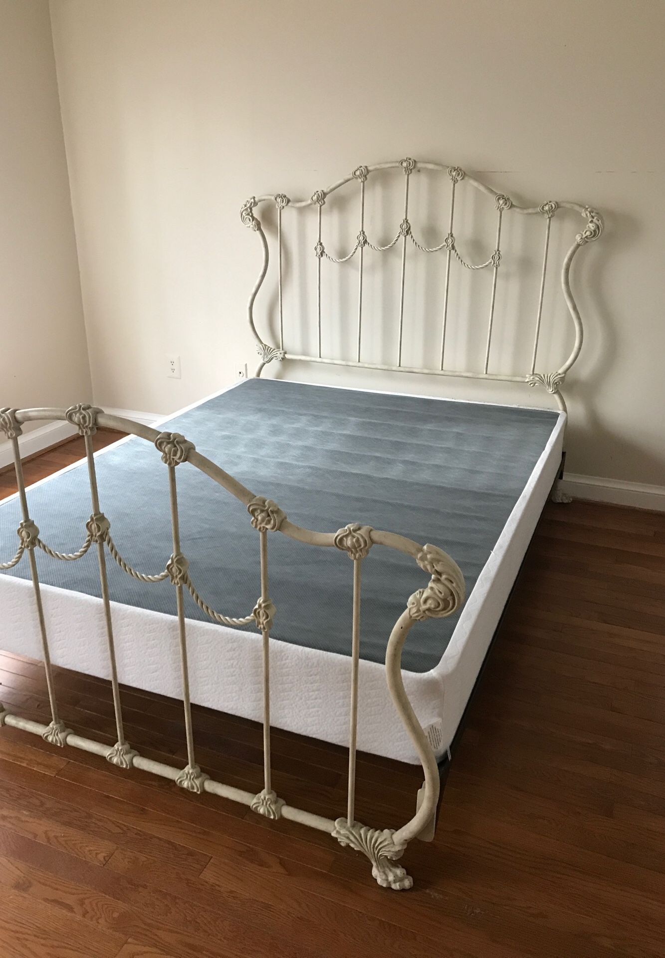 Wrought iron bed. Great condition.