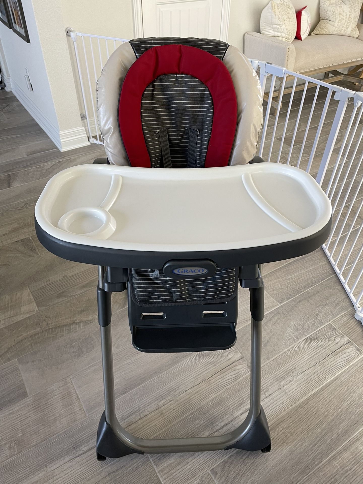 Graco High Chair (Reclining w/ Adjustable Height + Wheels)