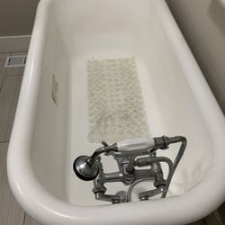 Old Claw Leg Bathtub 
