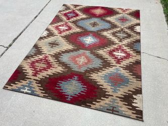 Nice Southwest Style Area Rug (5’3”x7’)
