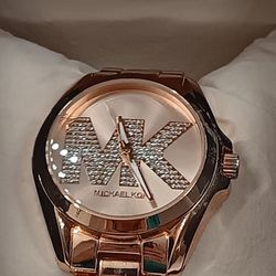 Women's watch with box.