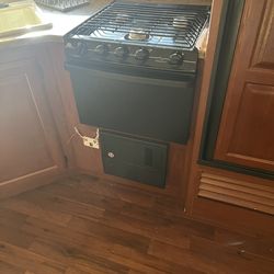 2013 RV For Sale Equipada con paneles solares y baterias