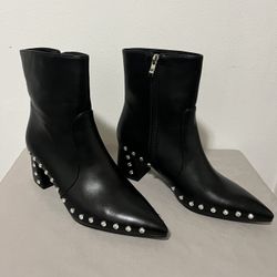 Vaila Women's Boots Size 9 Black Leather Zip Up