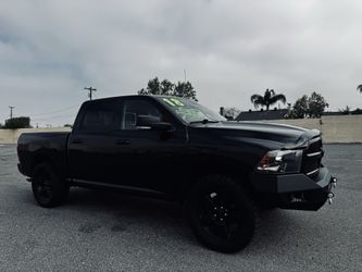 2018 Ram 1500 Crew Cab Big Horn 4WD V6 w/ 90k miles