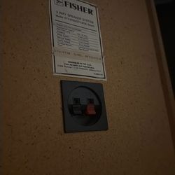 2 Fisher Speakers