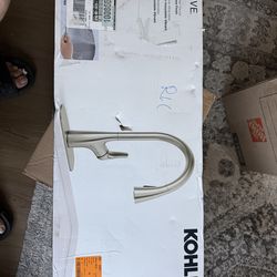 KOHLER Trove Single-Handle Pull Down Sprayer Kitchen Faucet in Vibrant Stainless