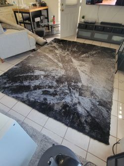 Excellent condition rug