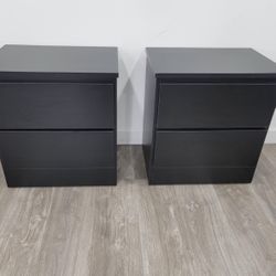 Two Nightstands - Dos Mesitas De Noche 