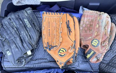 Baseball gloves