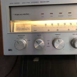 Realistic STA-2000 AM FM Stereo Receiver