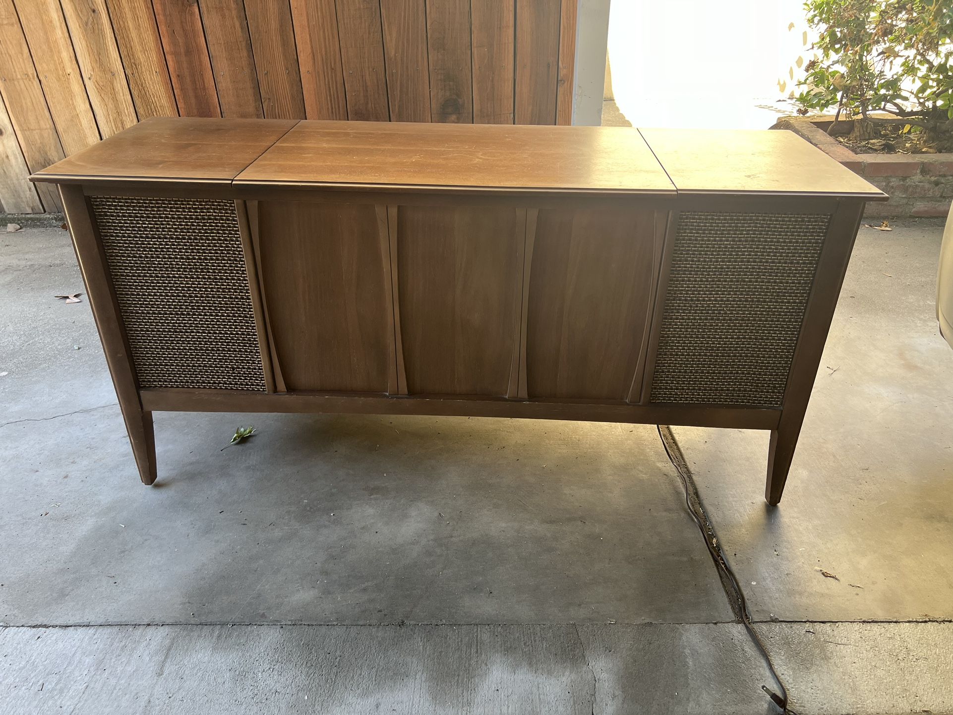 1967 Zenith Mid Century Modern MCM Record Player Stereo console