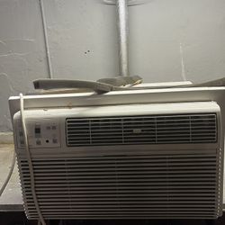 Frigidaire Wall AC Unit (8000 BTU)