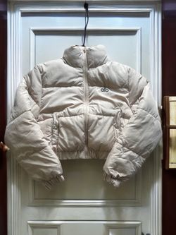 Alo cream puffer jacket