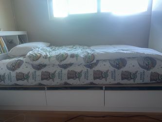 Assembled Hodedah Twin-Size Captain Bed with 3-Drawers and Headboard in White  Bed