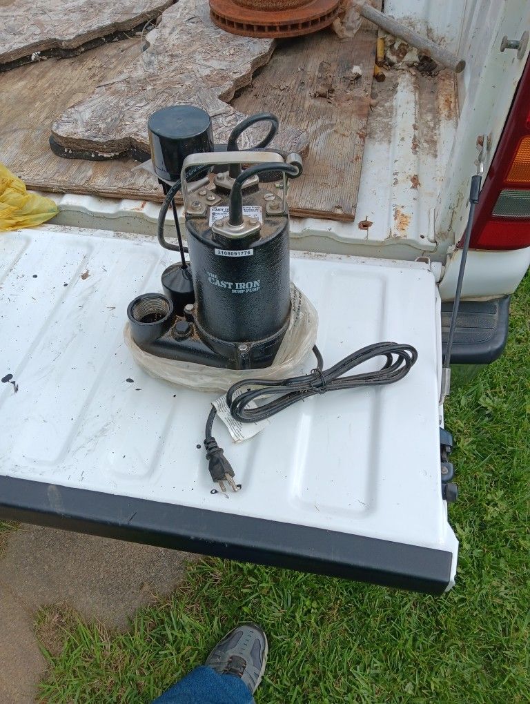 Brand New Sump Pump Never Installed.