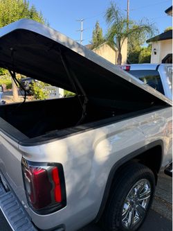 GMC truck cover in EXCELLENT condition