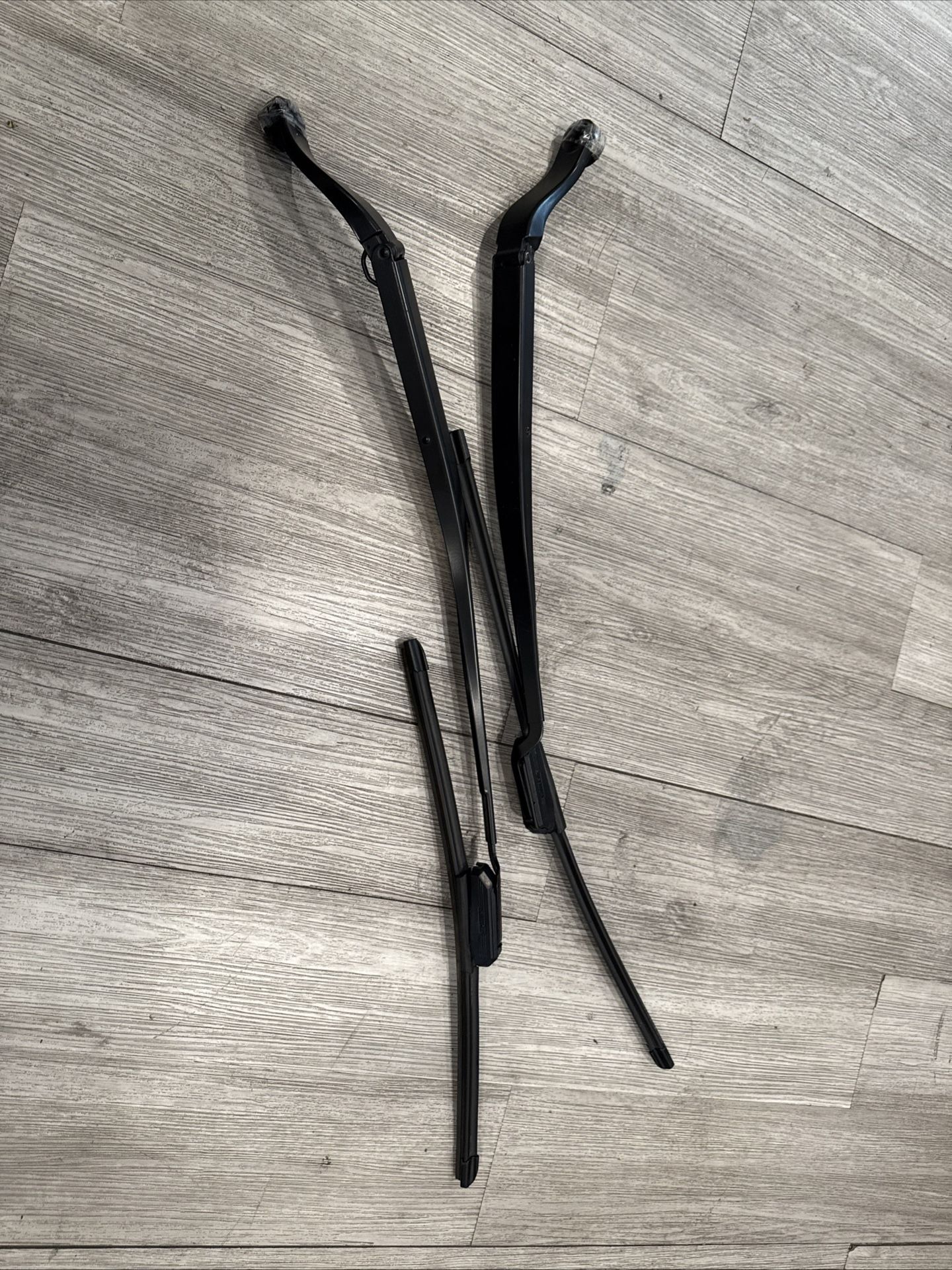 17-25 CHRYSLER VOYAGER PACIFICA FRONT LH-RH SIDE WINDSHIELD WIPER ARM OEM
