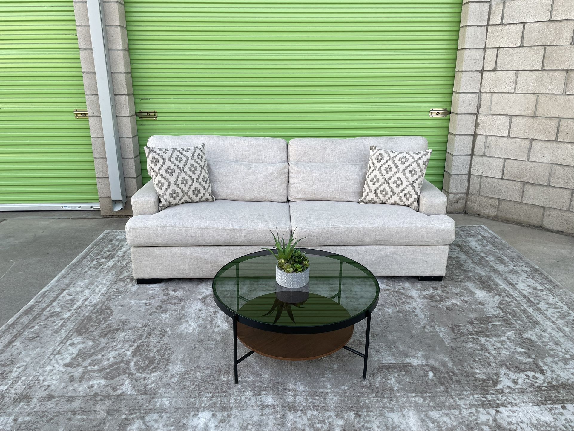 *Free Delivery* Modern Couch Sofa 3 Seater