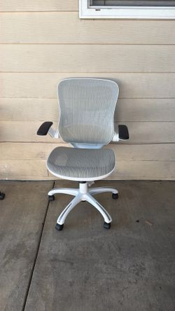 Desk chair