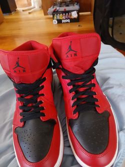 Sneakers 9and a half