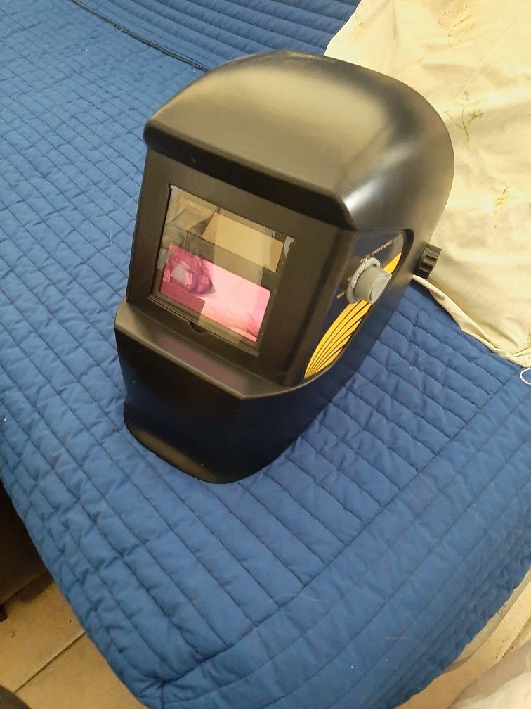 Auto Darkening Welding Helmet