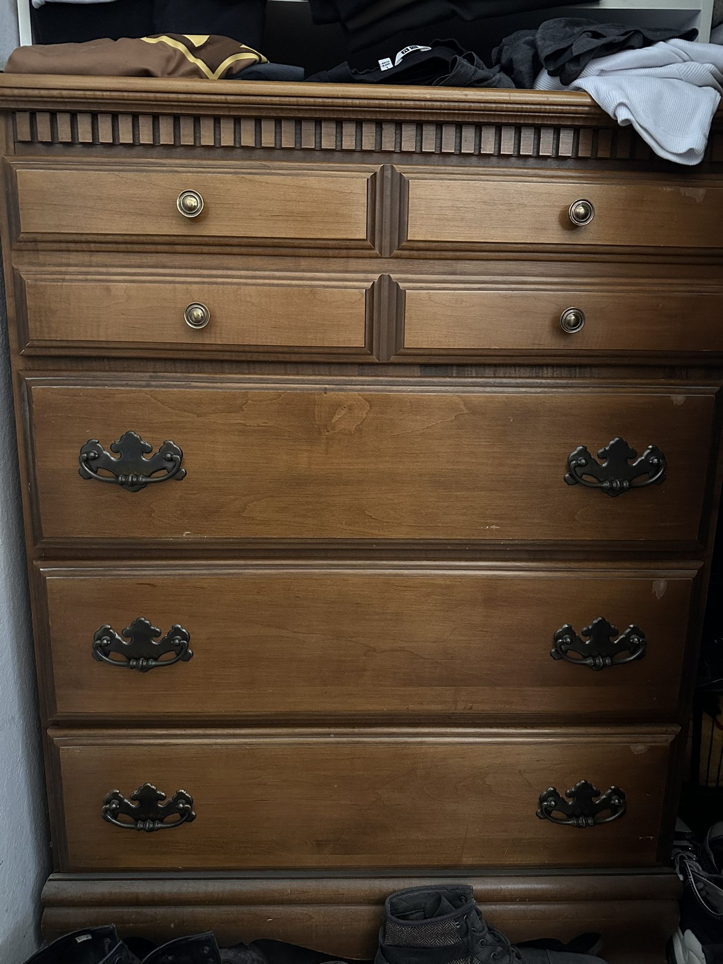 ‼️‼️Solid Wood 4 Drawer Dresser - Needs To Go!!