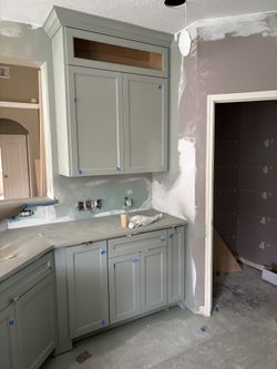 Custom Cabinets End Closets.  