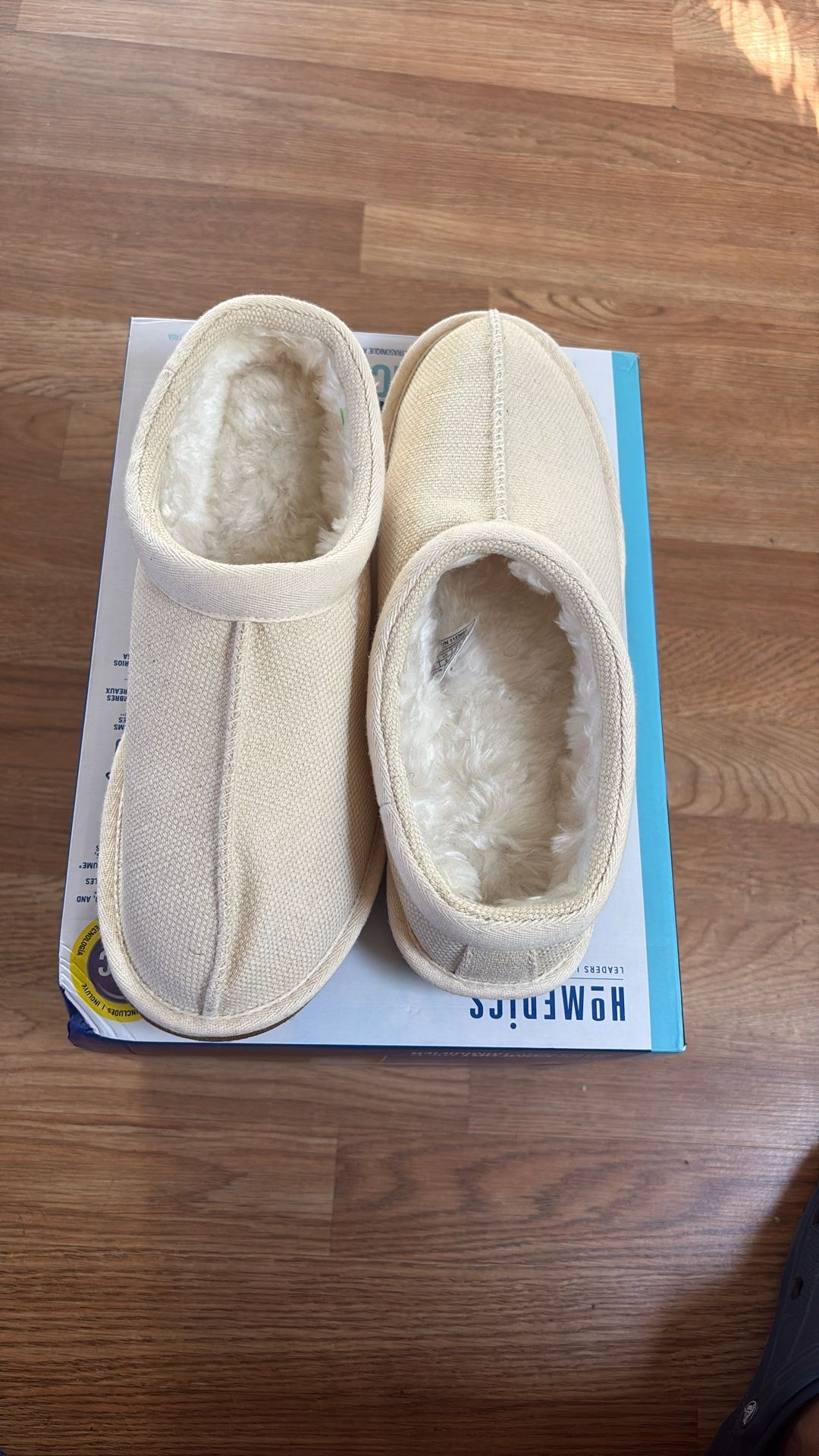 UGGS SIZE 10