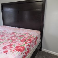 Queen BED WITH Mattress Used But Excellent