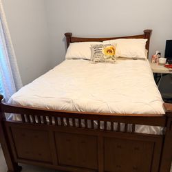 Full‑Size Wooden Bed Frame – Good Condition