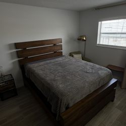 City Furniture Queen Bed + Queen Mattress (Set) – Great Condition