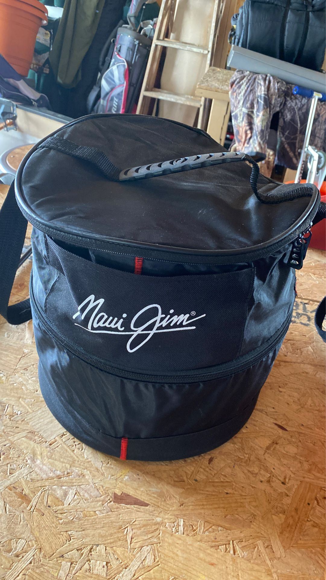 Maui Jim grill/cooler