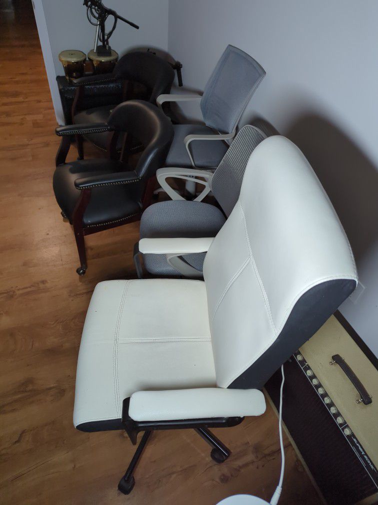 Office chairs, Assorted, Adjustable With Wheels 