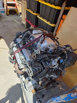 Lexus V8 Engine