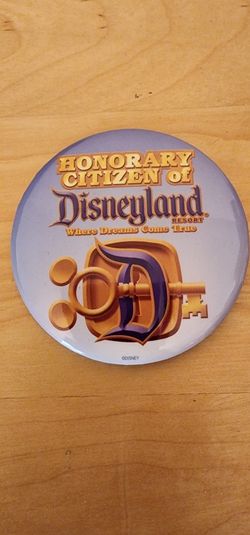 Authentic Honorary Citizen Of Disneyland Button 