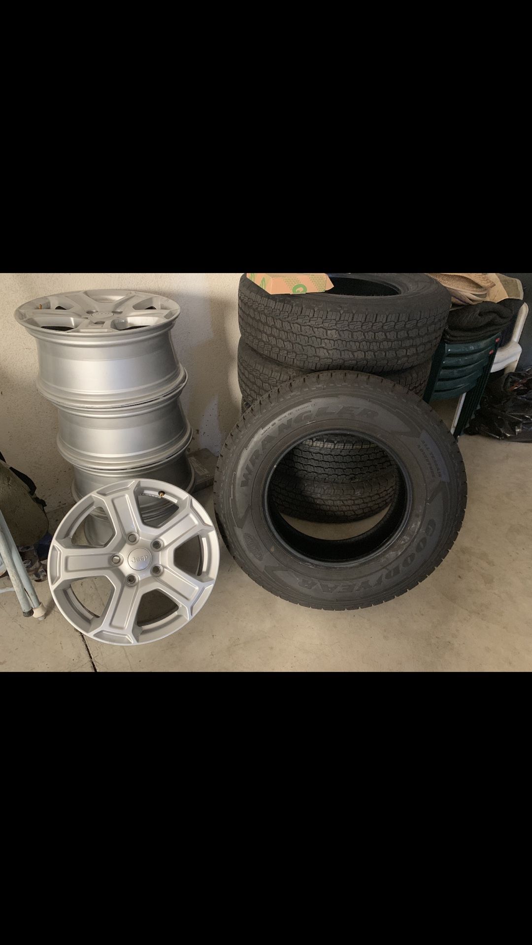 Jeep Wrangler Wheels & Tires 245/75/17