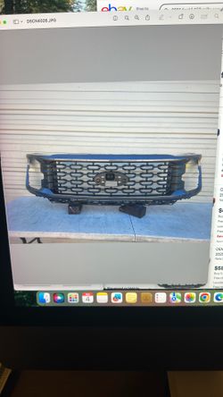 2024-2025 Ford F-150 Front Upper Radiator Grill OEM 