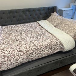 Full Day Bed with Twin Pullout Trundle