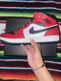 Jordan 1 Mid Chicago Toe