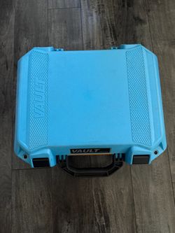 Pelican Vault Case in Marine Blue