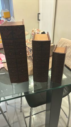 Hidden book storage