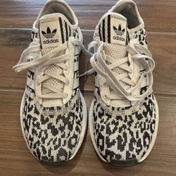 Adidas Women’s Sneaker Size 8 