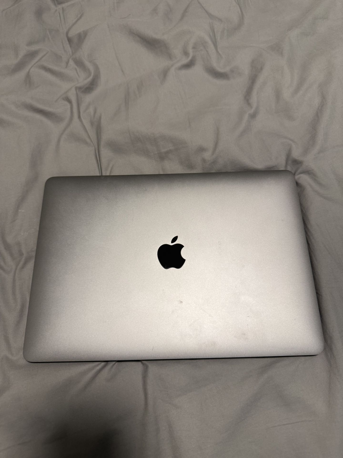 2017 MACBOOK PRO 13-inch