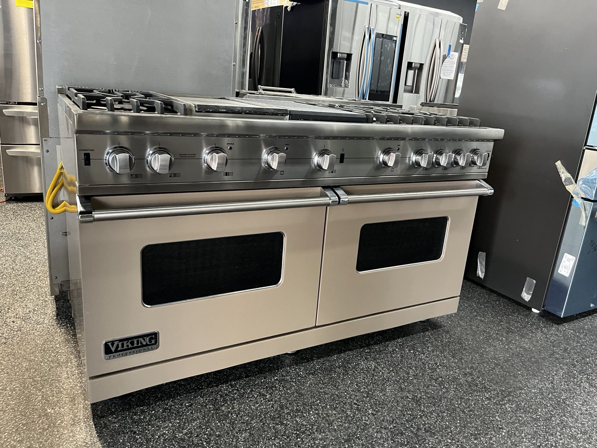 Viking Professional Custom Series 60” Gas Range With Double Oven 