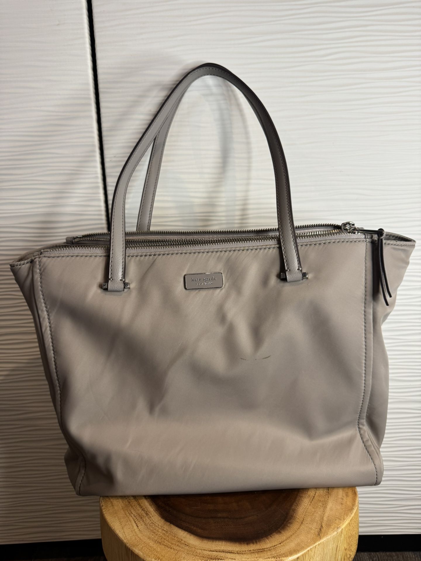 KATE SPADE NEW YORK Gray Tote Logo Plaque Double Handles Silver Tone Hardware