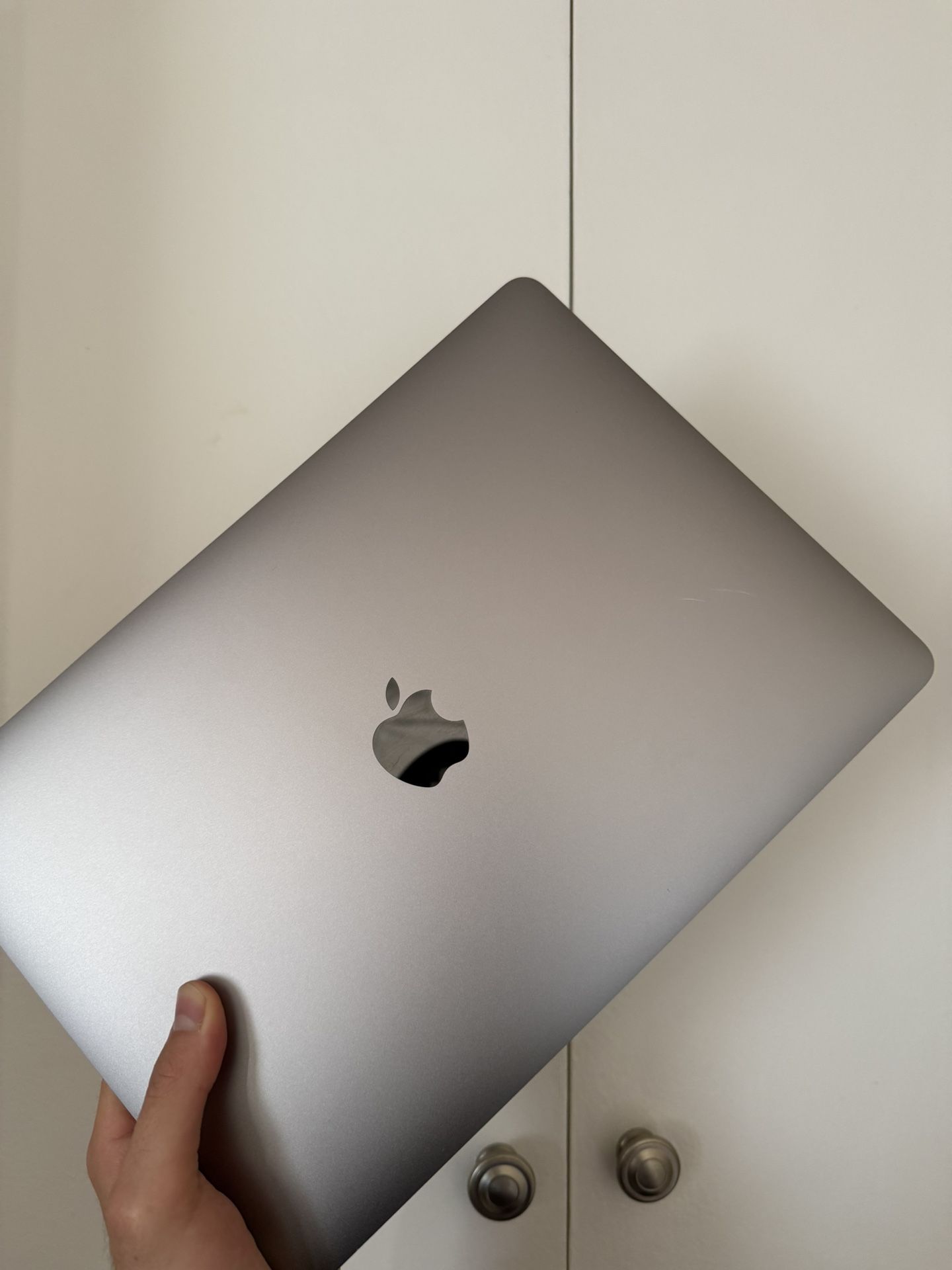 MacBook Air 13” Inch M1 (Space Gray) 256GB SSD