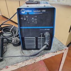 Miller Plasma Cutter Spectrum 125c Built In Air Compressor 