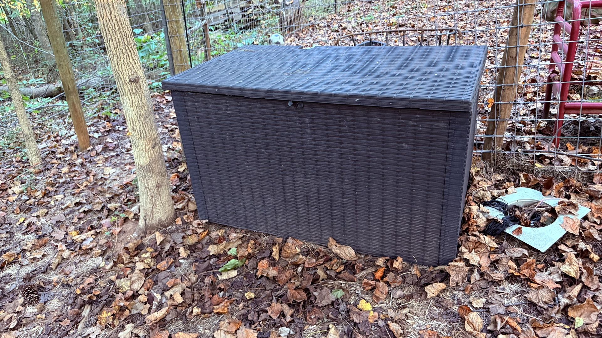 XL Outdoor Resin 260 Storage Box